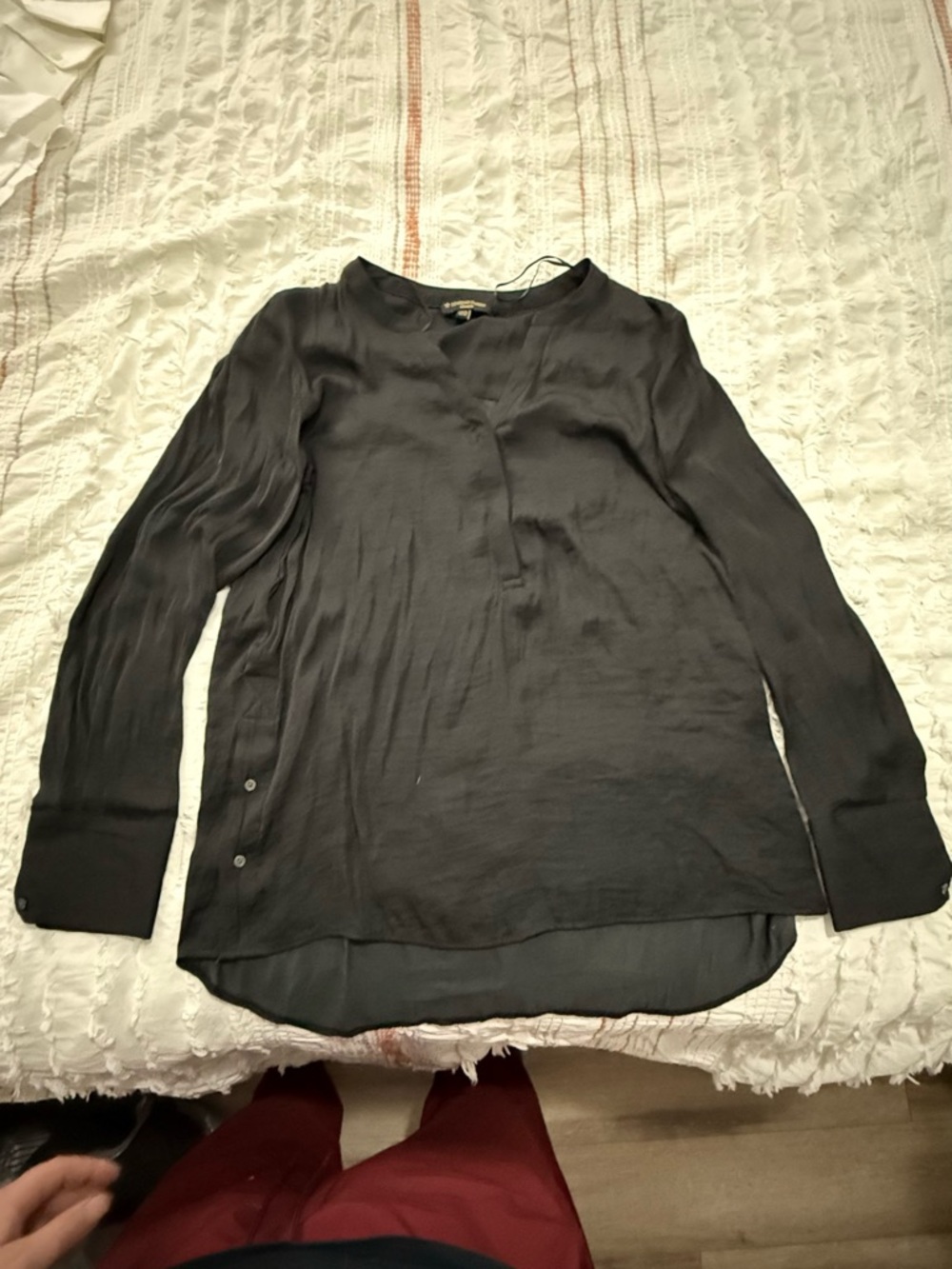 Women’s Black Long-Sleeve Split-Hem Top